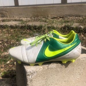 Nike ctr360 cleats